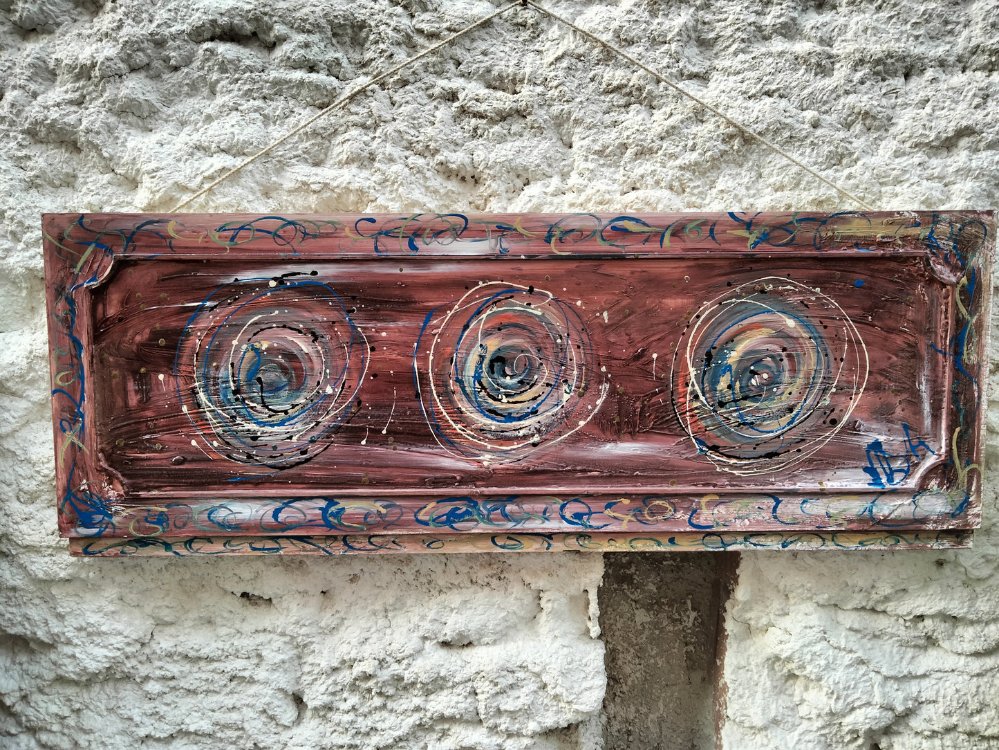 Mandala su pannello sostenibile abstract Paint on wood Red wine color