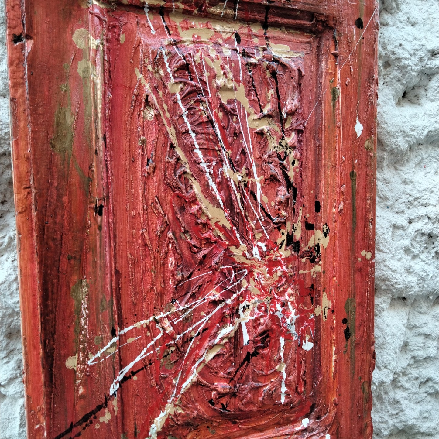 Old door hand painted porta in legno sostenibile